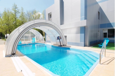 Бассейн в санатории города Горячий ключ