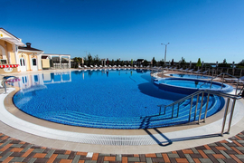 бассейн открытый санатории Сакрополь в Саки