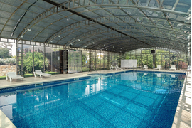 Бассейн в санатории Узбекистан в Ялте