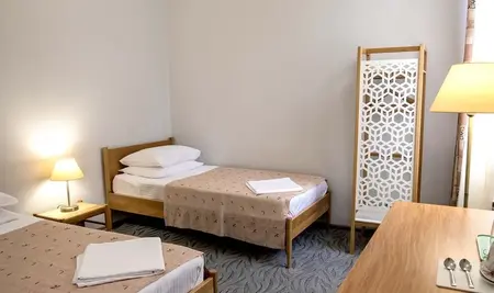 Номер 2-х местный Де Люкс вид на парк и море (корп. 3) - Санаторий «Утес», Алушта - 2