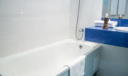 Номер 2-х местный Де Люкс вид на парк и море (корп. 3) - Санаторий «Утес», Алушта - 6