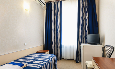 Номер Одноместный номер "СТАНДАРТ" СЕВЕР (корп. 1) - Санаторий «Алушта», Алушта - 5