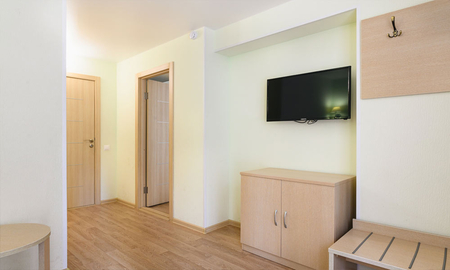 Номер Двухкомнатный номер "КОМФОРТ" (корп. 6) - Санаторий «Алушта», Алушта - 3