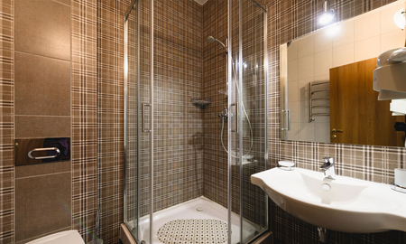 Номер Однокомнатный двухместный "СТАНДАРТ" "УЛУЧШЕННЫЙ" СЕВЕР (корп. 8) - Санаторий «Алушта», Алушта - 9