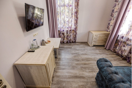 Номер Стандарт двухкомнатный 2-х местный (без балкона) 1 корпус - Санаторий «Белоруссия», Ялта - 4