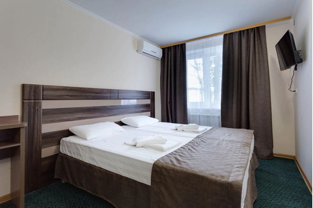 Номер 2 местный 2-комнатный Коттедж №1 - Санаторий «Золотой берег», Евпатория - 1