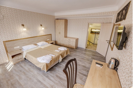 Номер Стандарт однокомнатный 2-х местный (без балкона) 1 корпус - Санаторий «Белоруссия», Ялта - 2