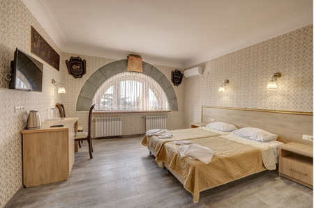 Номер Стандарт однокомнатный 2-х местный (без балкона) 1 корпус - Санаторий «Белоруссия», Ялта - 1