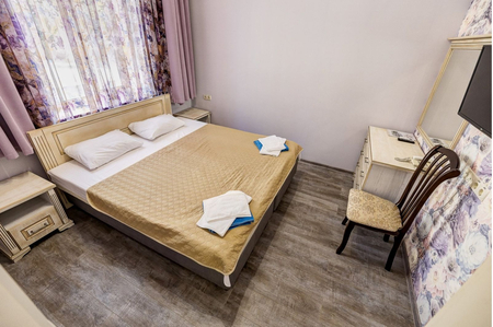 Номер Стандарт двухкомнатный 2-х местный (без балкона) 1 корпус - Санаторий «Белоруссия», Ялта - 1