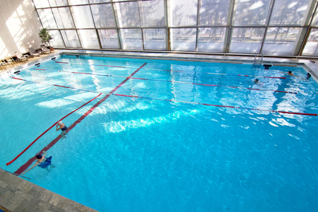 Крытый бассейн