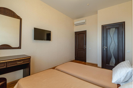 Номер Люкс 3-комнатный 4-местный (3 блок) корп. 7  - Санаторий «Узбекистан», Ялта - 13