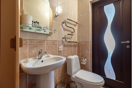 Номер Люкс 3-комнатный 4-местный (3 блок) корп. 7  - Санаторий «Узбекистан», Ялта - 17