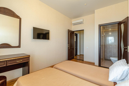 Номер Люкс 3-комнатный 4-местный (3 блок) корп. 7  - Санаторий «Узбекистан», Ялта - 6