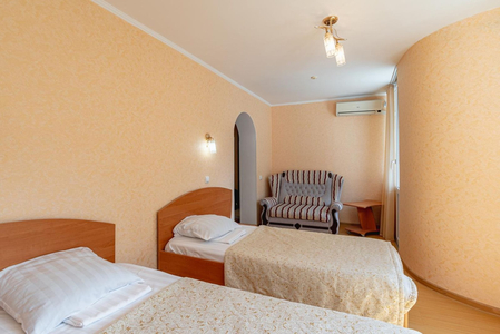 Номер Однокомнатный двухместный (корп. 6) - Санаторий «Узбекистан», Ялта - 4