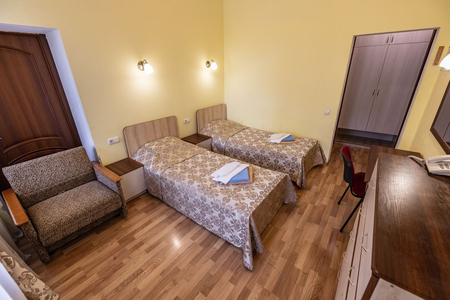 Номер Эконом однокомнатный 2-х местный (без балкона) 4 корпус - Санаторий «Белоруссия», Ялта - 2