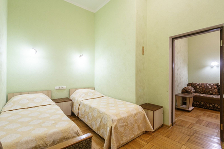 Номер Стандарт двухкомнатный 2-х местный (с балконом) 4 корпус - Санаторий «Белоруссия», Ялта - 1