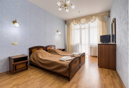 Номер Джуниор Сюит трехкомнатный 2-х местный 5 корпус - Санаторий «Белоруссия», Ялта - 1