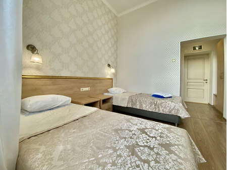 Номер Стандарт однокомнатный 2-х местный (с балконом) 1 корпус - Санаторий «Белоруссия», Ялта - 1