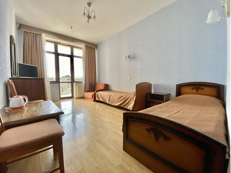 Номер Стандарт «Море» однокомнатный 2-х местный (с балконом) 5 корпус - Санаторий «Белоруссия», Ялта - 1