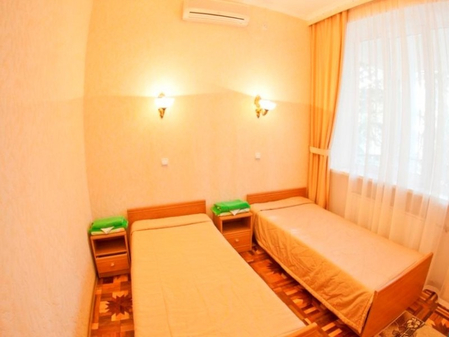 Номер 2-местный 2-комнатный юг корп. 2 - Санаторий «Горный», Ялта - 1