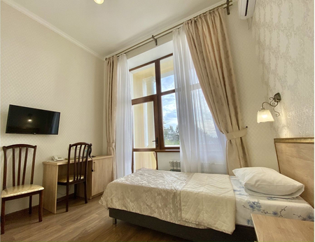 Номер Стандарт однокомнатный 2-х местный (с балконом) 1 корпус - Санаторий «Белоруссия», Ялта - 2