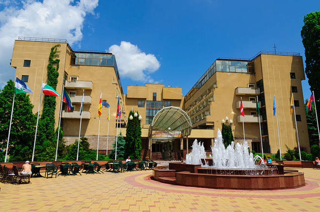 Санаторий Целебный Нарзан, Кисловодск